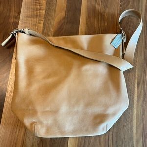 Gorgeous Coach cross-body bucket style leather bag.  EUC.
